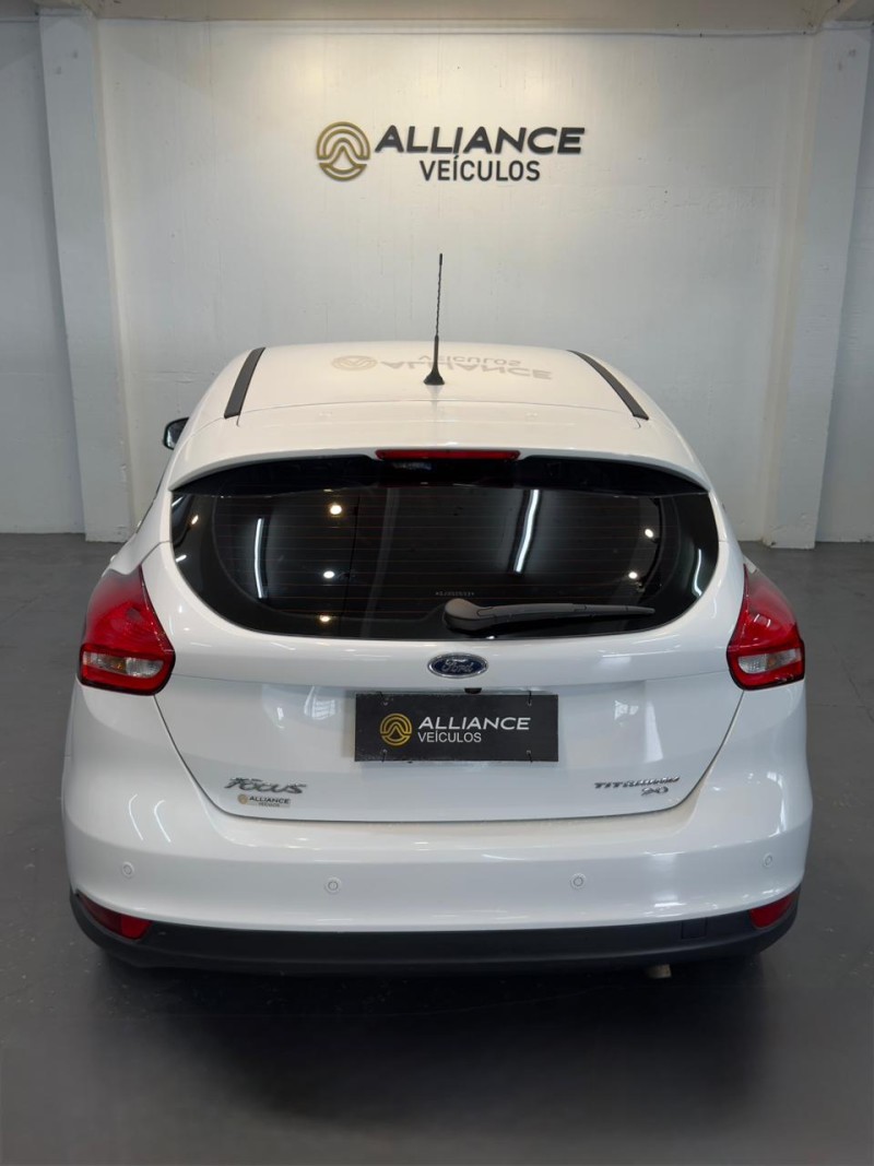 FOCUS 2.0 TITANIUM HATCH 16V FLEX 4P AUTOMÁTICO - 2016 - CAXIAS DO SUL