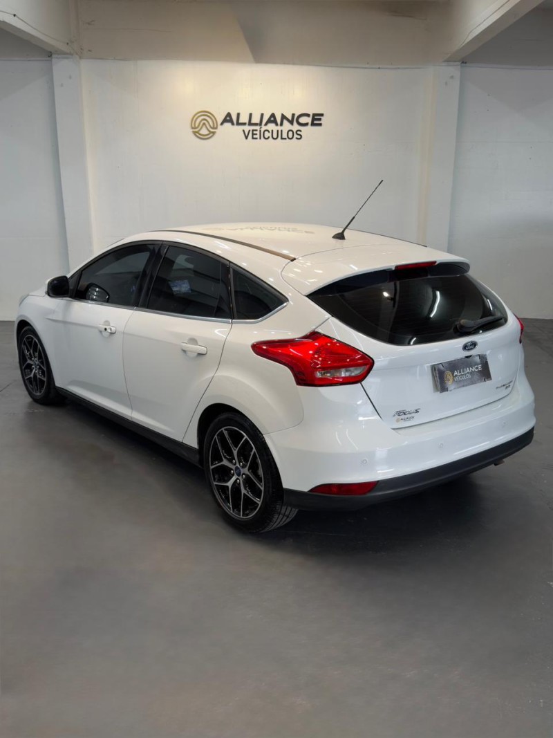 FOCUS 2.0 TITANIUM HATCH 16V FLEX 4P AUTOMÁTICO - 2016 - CAXIAS DO SUL