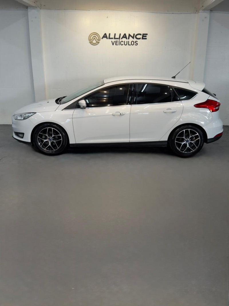 FOCUS 2.0 TITANIUM HATCH 16V FLEX 4P AUTOMÁTICO - 2016 - CAXIAS DO SUL