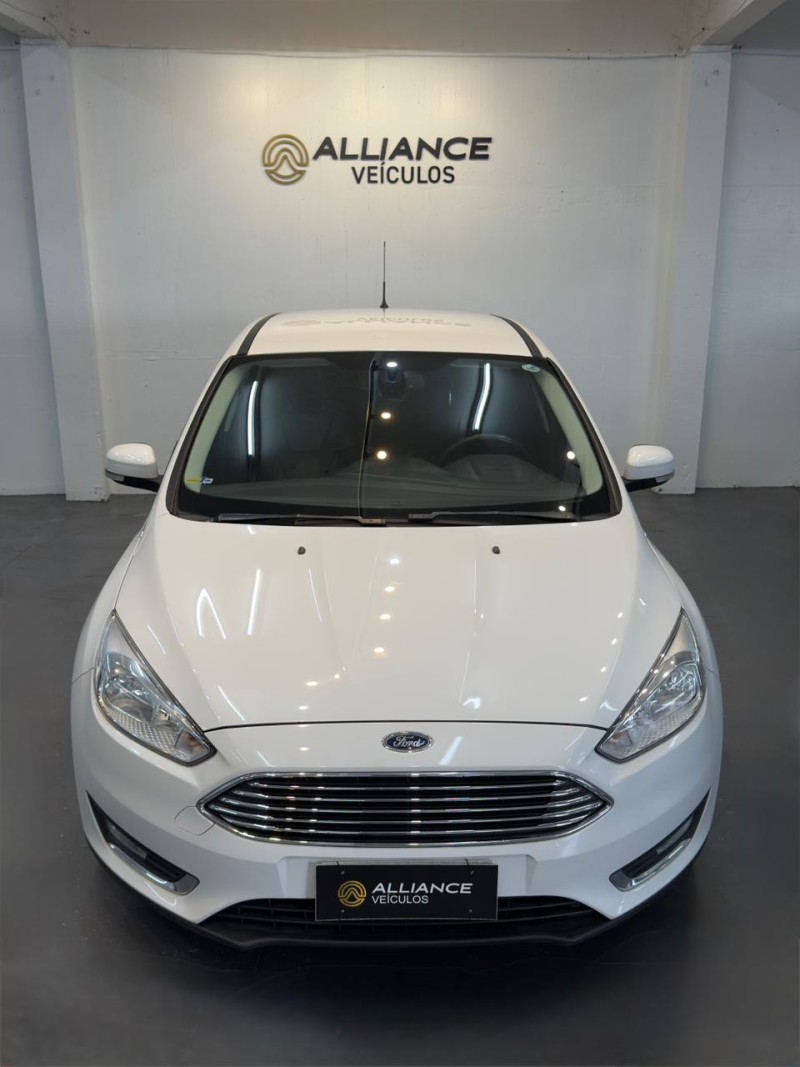 FOCUS 2.0 TITANIUM HATCH 16V FLEX 4P AUTOMÁTICO - 2016 - CAXIAS DO SUL