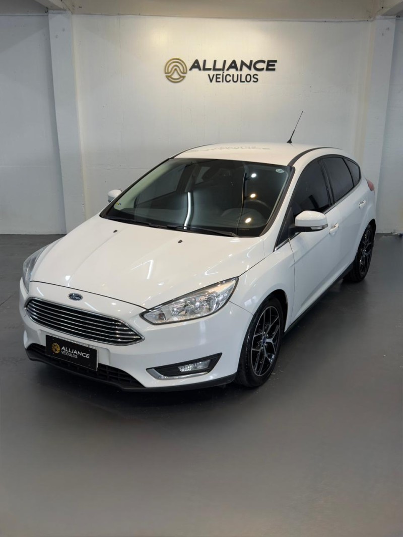 focus 2.0 titanium hatch 16v flex 4p automatico 2016 caxias do sul