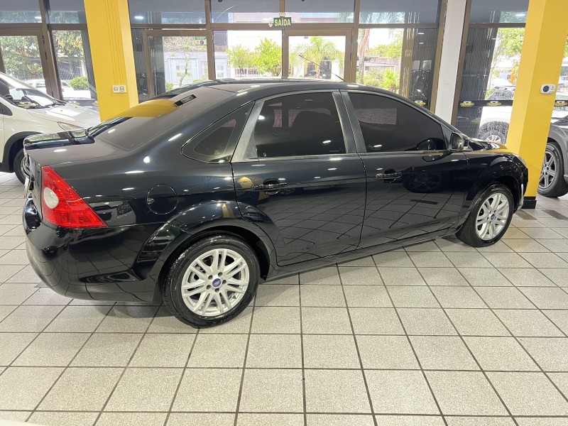 FOCUS 1.6 GLX SEDAN 16V FLEX 4P MANUAL - 2013 - CAXIAS DO SUL