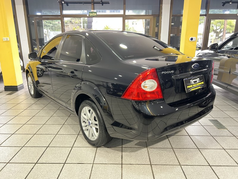 FOCUS 1.6 GLX SEDAN 16V FLEX 4P MANUAL - 2013 - CAXIAS DO SUL