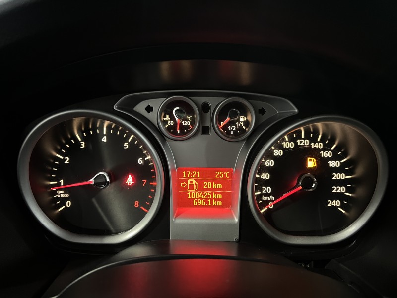 FOCUS 1.6 GLX SEDAN 16V FLEX 4P MANUAL - 2013 - CAXIAS DO SUL