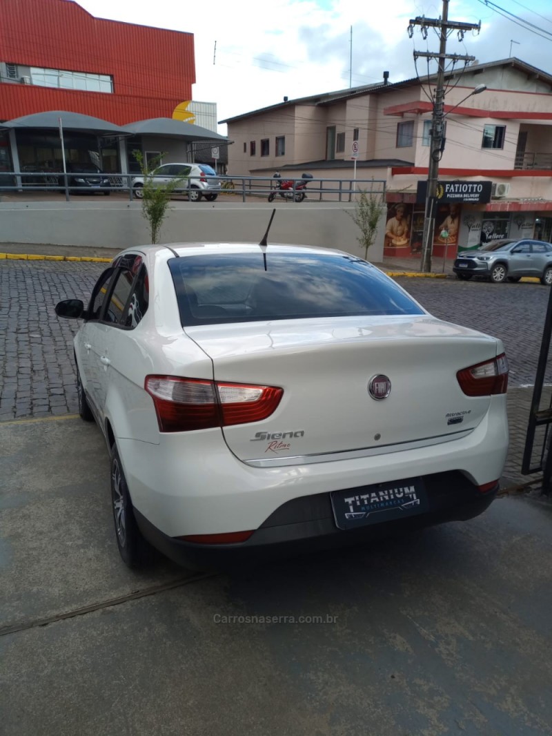 GRAND SIENA 1.4 MPI ATTRACTIVE 8V FLEX 4P MANUAL - 2013 - SãO FRANCISCO DE PAULA