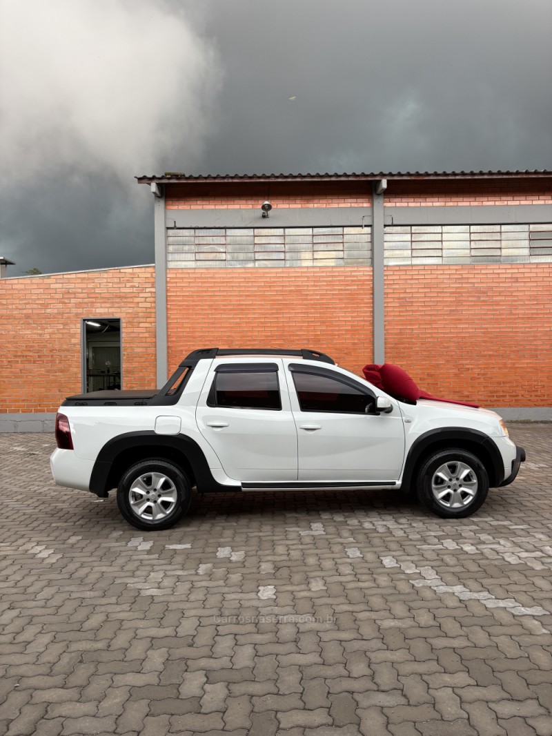 OROCH 1.6 16V DYNAMIQUE FLEX 4P MANUAL - 2016 - CAXIAS DO SUL