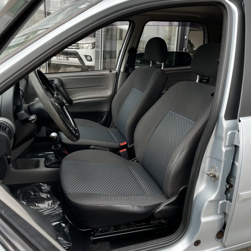 CLASSIC 1.0 MPFI LIFE 8V FLEX 4P MANUAL - 2012 - VACARIA