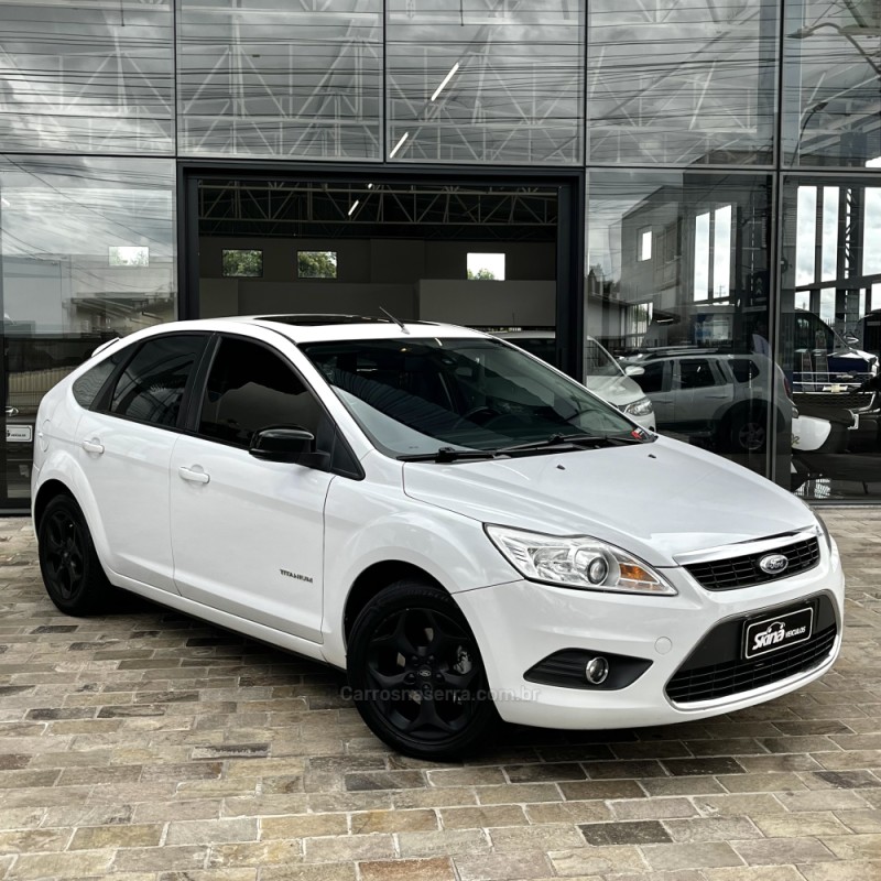 FOCUS 2.0 TITANIUM HATCH 16V FLEX 4P MANUAL - 2011 - VACARIA
