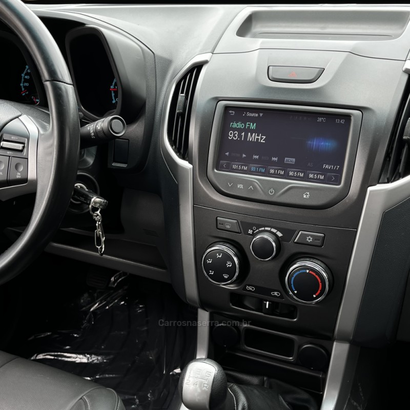 S10 2.4 ADVANTAGE 4X2 CD 8V FLEX 4P MANUAL - 2016 - VACARIA