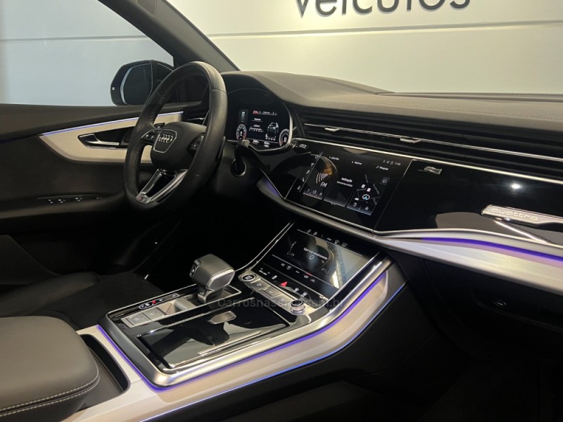Q8 3.0 TFSI PERFORMANCE BLACK QUATTRO V6 24V GASOLINA 4P S-TRONIC - 2023 - FLORES DA CUNHA