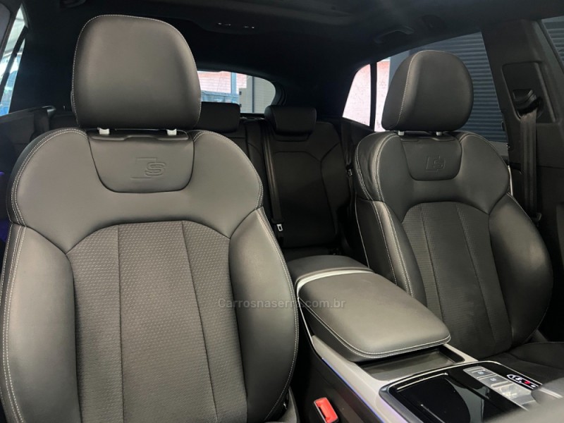 Q8 3.0 TFSI PERFORMANCE BLACK QUATTRO V6 24V GASOLINA 4P S-TRONIC - 2023 - FLORES DA CUNHA