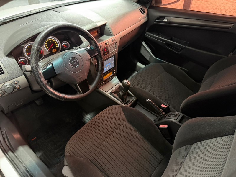 VECTRA 2.0 MPFI GT HATCH 8V FLEX 4P MANUAL - 2008 - CAXIAS DO SUL