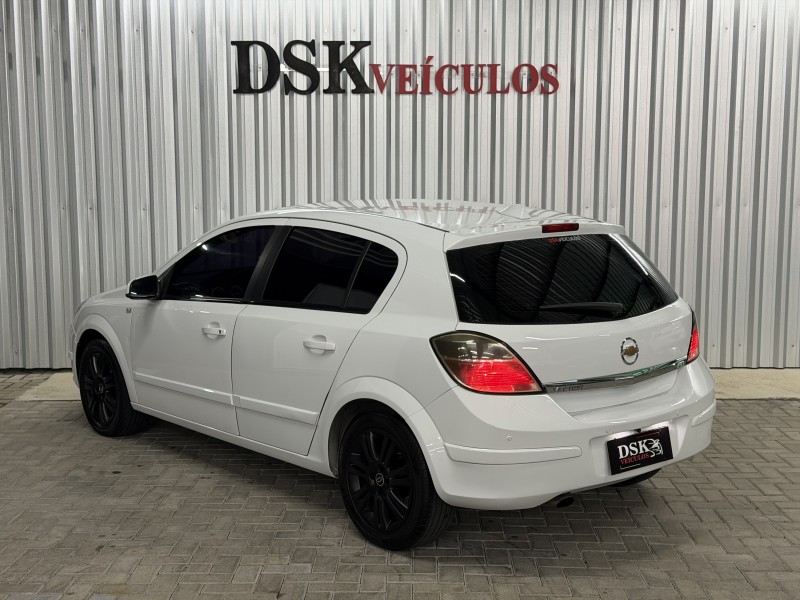 VECTRA 2.0 MPFI GT HATCH 8V FLEX 4P MANUAL - 2008 - CAXIAS DO SUL