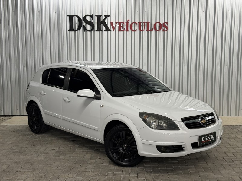 VECTRA 2.0 MPFI GT HATCH 8V FLEX 4P MANUAL