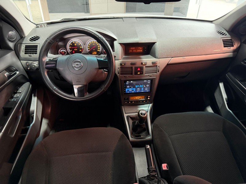 VECTRA 2.0 MPFI GT HATCH 8V FLEX 4P MANUAL - 2008 - CAXIAS DO SUL