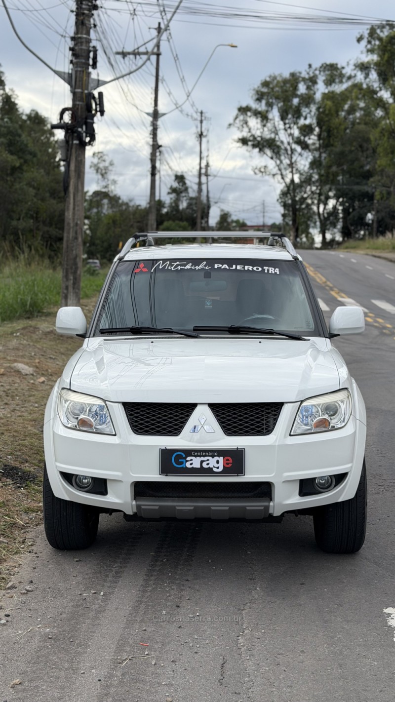 PAJERO TR4 2.0 4X2 16V 140CV FLEX 4P MANUAL - 2013 - CAXIAS DO SUL