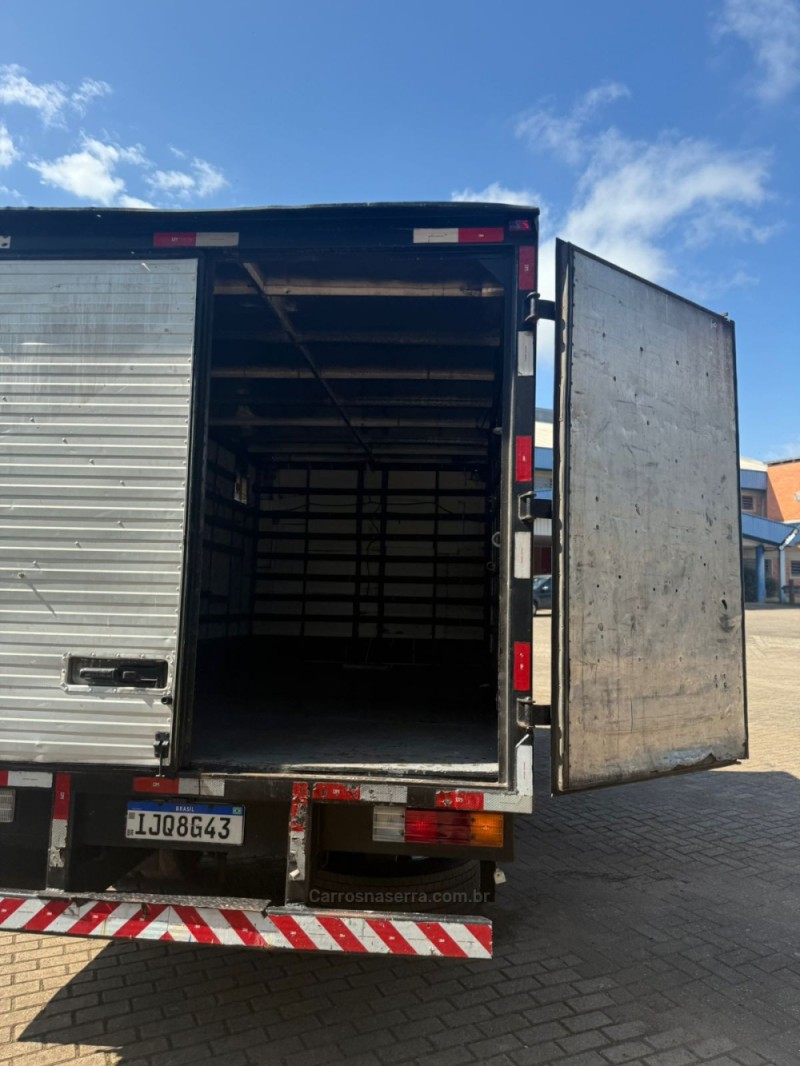 710  - 2000 - BROCHIER