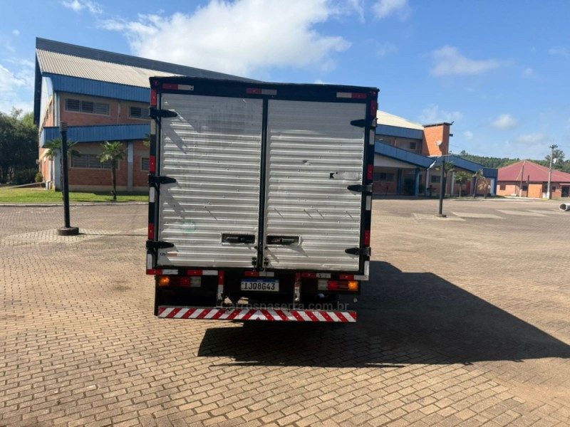 710  - 2000 - BROCHIER