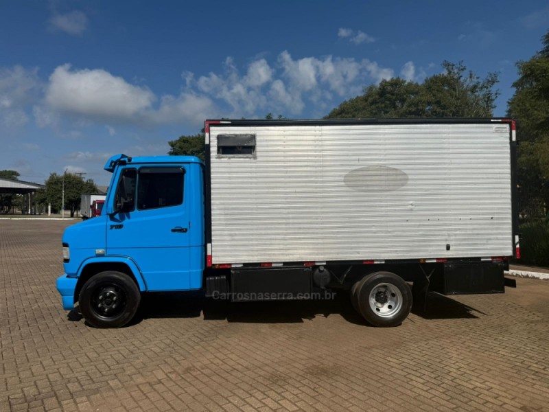 710  - 2000 - BROCHIER