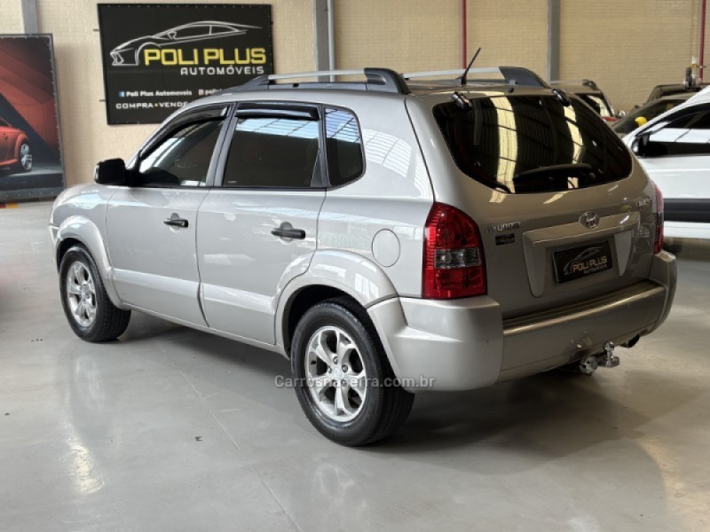 TUCSON 2.0 MPFI GL 16V 142CV 2WD GASOLINA 4P MANUAL - 2010 - CAXIAS DO SUL