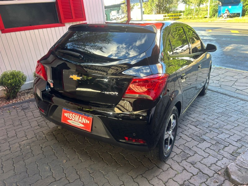 ONIX 1.4 MPFI LTZ 8V FLEX 4P MANUAL - 2019 - TRêS COROAS