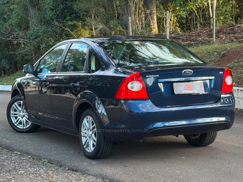 FOCUS 2.0 GLX SEDAN 16V GASOLINA 4P MANUAL - 2013 - NOVA PRATA