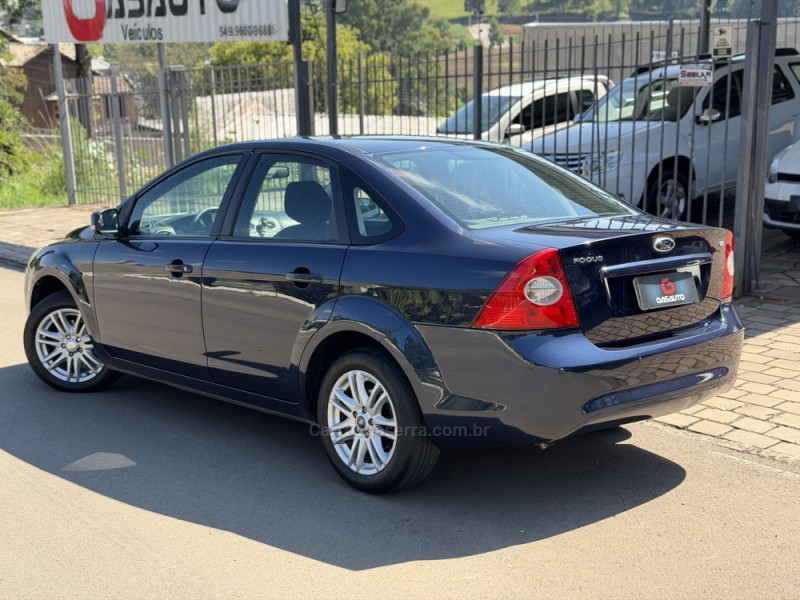 FOCUS 2.0 GLX SEDAN 16V GASOLINA 4P MANUAL - 2013 - NOVA PRATA