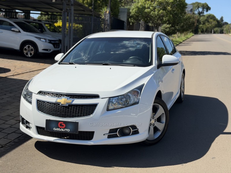 CRUZE 1.8 LT 16V FLEX 4P MANUAL - 2014 - NOVA PRATA