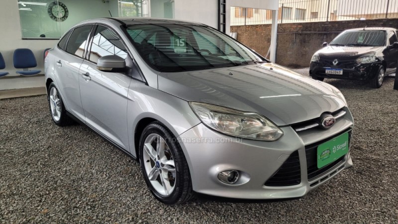 FOCUS 2.0 SE PLUS SEDAN 16V FLEX 4P AUTOMÁTICO - 2015 - CAXIAS DO SUL