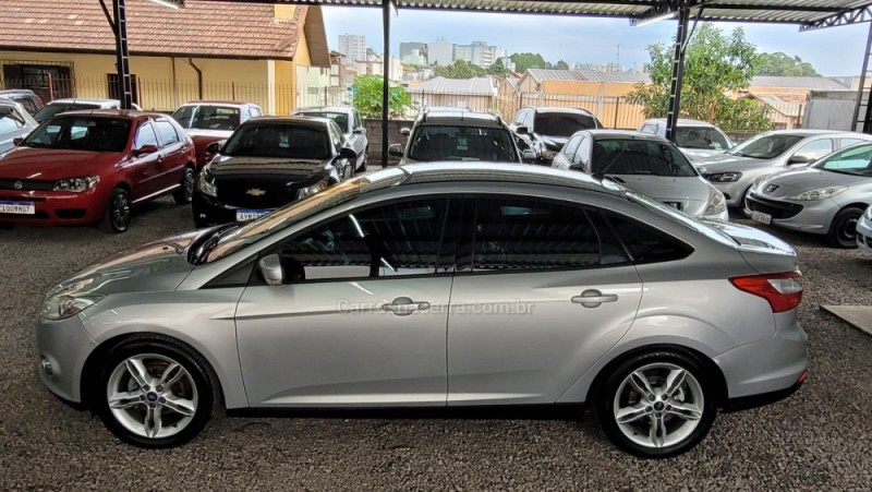 FOCUS 2.0 SE PLUS SEDAN 16V FLEX 4P AUTOMÁTICO - 2015 - CAXIAS DO SUL