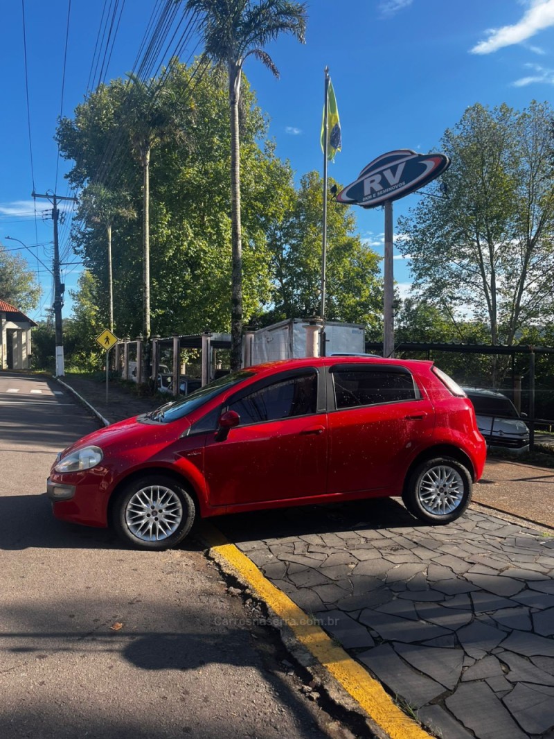 PUNTO 1.6 ESSENCE 16V FLEX 4P AUTOMATIZADO - 2014 - CARLOS BARBOSA