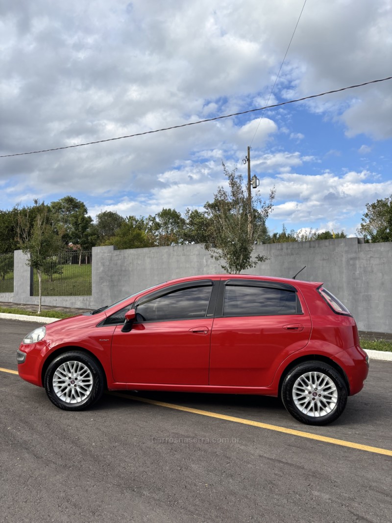 PUNTO 1.6 ESSENCE 16V FLEX 4P AUTOMATIZADO - 2014 - CARLOS BARBOSA