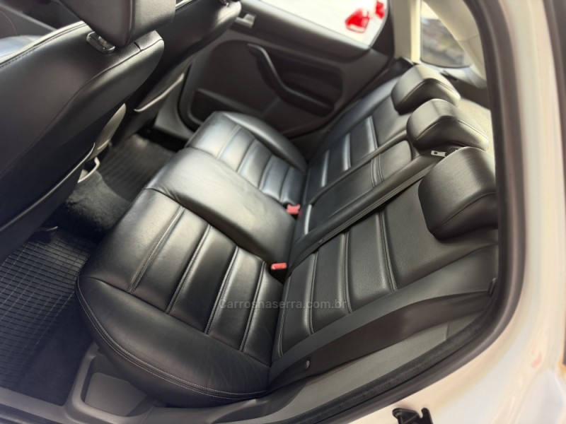 FOCUS 2.0 GHIA 16V FLEX 4P AUTOMÁTICO - 2011 - NOVA PRATA