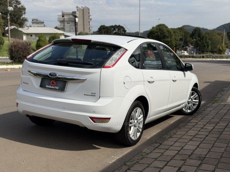 FOCUS 2.0 GHIA 16V FLEX 4P AUTOMÁTICO - 2011 - NOVA PRATA