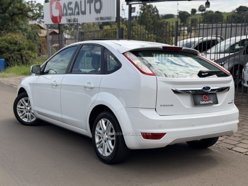 FOCUS 2.0 GHIA 16V FLEX 4P AUTOMÁTICO - 2011 - NOVA PRATA