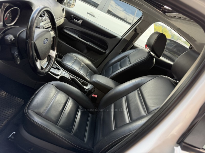FOCUS 2.0 GHIA 16V FLEX 4P AUTOMÁTICO - 2011 - NOVA PRATA