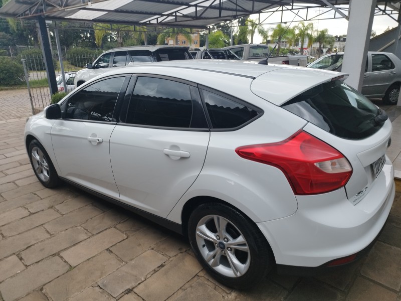 FOCUS 1.6 S 16V FLEX 4P MANUAL - 2014 - VERANóPOLIS