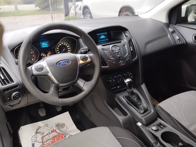 FOCUS 1.6 S 16V FLEX 4P MANUAL - 2014 - VERANóPOLIS