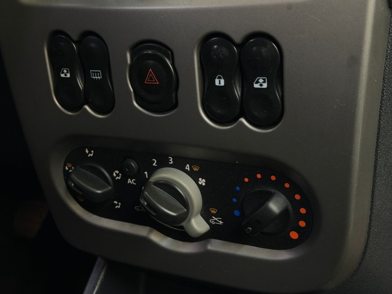 SANDERO 1.0 EXPRESSION 16V FLEX 4P MANUAL - 2009 - CAXIAS DO SUL