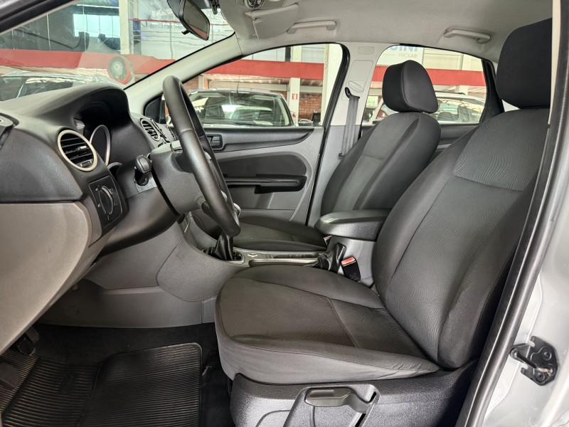 FOCUS 1.6 GLX SEDAN 16V FLEX 4P MANUAL - 2013 - FARROUPILHA