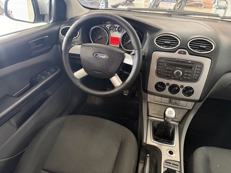 FOCUS 1.6 GLX SEDAN 16V FLEX 4P MANUAL - 2013 - FARROUPILHA