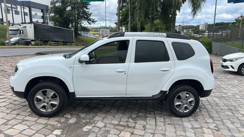 DUSTER 1.6 DYNAMIQUE 4X2 16V FLEX 4P MANUAL - 2018 - FARROUPILHA