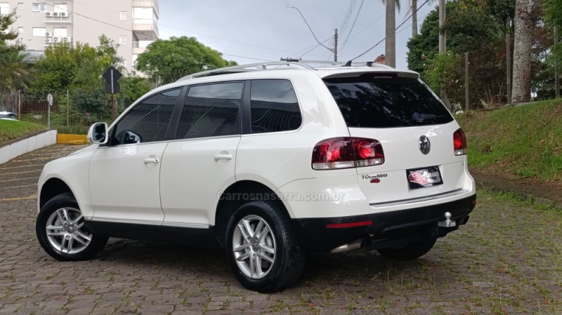 TOUAREG 3.6 FSI V6 24V GASOLINA 4P TIPTRONIC - 2010 - CAXIAS DO SUL