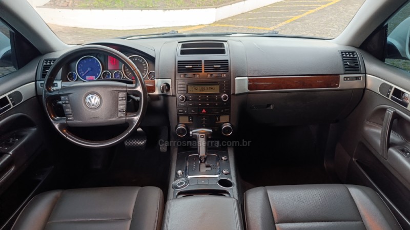 TOUAREG 3.6 FSI V6 24V GASOLINA 4P TIPTRONIC - 2010 - CAXIAS DO SUL