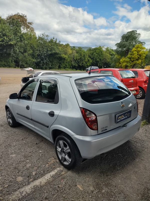 CELTA 1.0 MPFI LIFE 8V FLEX 4P MANUAL - 2009 - VALE REAL