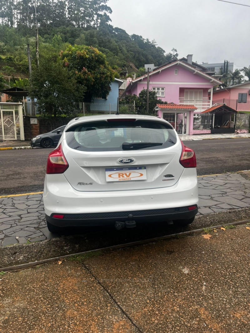 FOCUS 1.6 S 16V FLEX 4P AUTOMÁTICO - 2015 - CARLOS BARBOSA