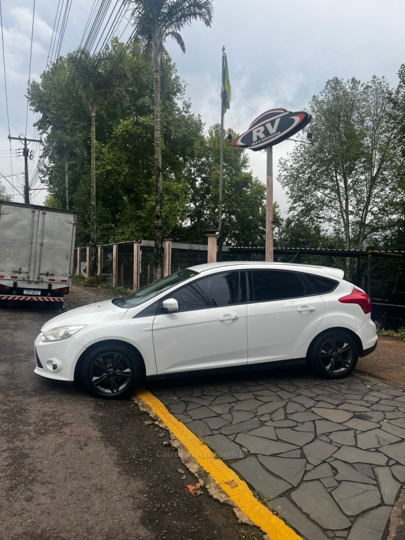 FOCUS 1.6 S 16V FLEX 4P AUTOMÁTICO - 2015 - CARLOS BARBOSA