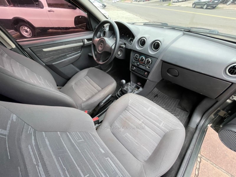 PRISMA 1.4 MPFI MAXX 8V FLEX 4P MANUAL - 2011 - CAMPO BOM