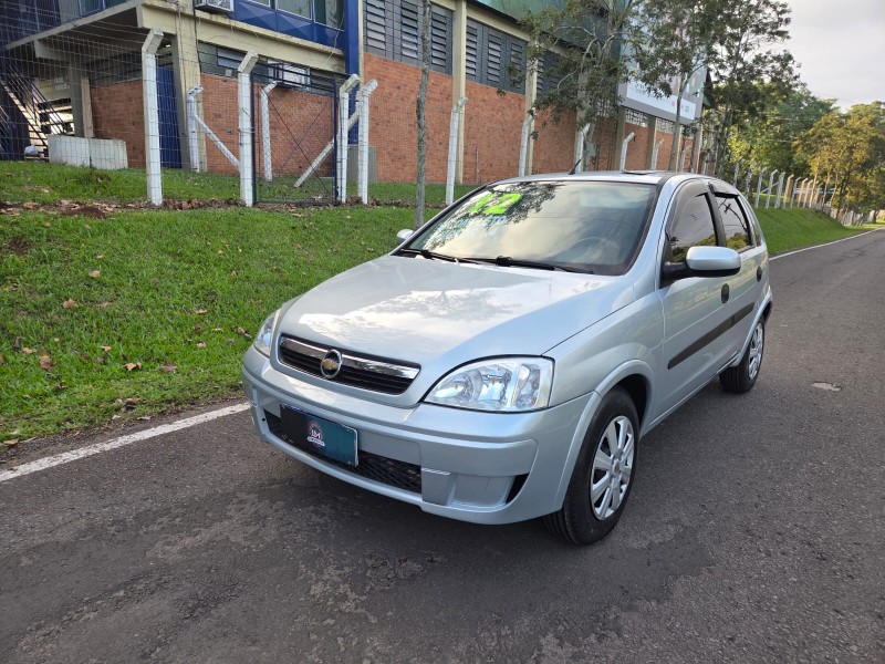 CORSA 1.4 MPFI MAXX 8V FLEX 4P MANUAL - 2011 - VENâNCIO AIRES