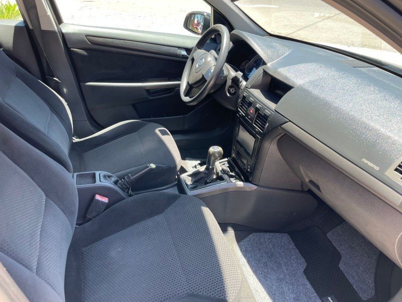 VECTRA 2.0 MPFI GT HATCH 8V FLEX 4P MANUAL - 2008 - CAXIAS DO SUL